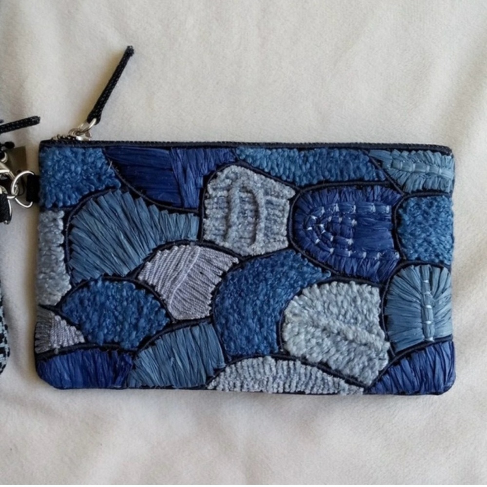 NWT Set of Three (3) Denim Chico’s wristlets - Picture 8 of 10